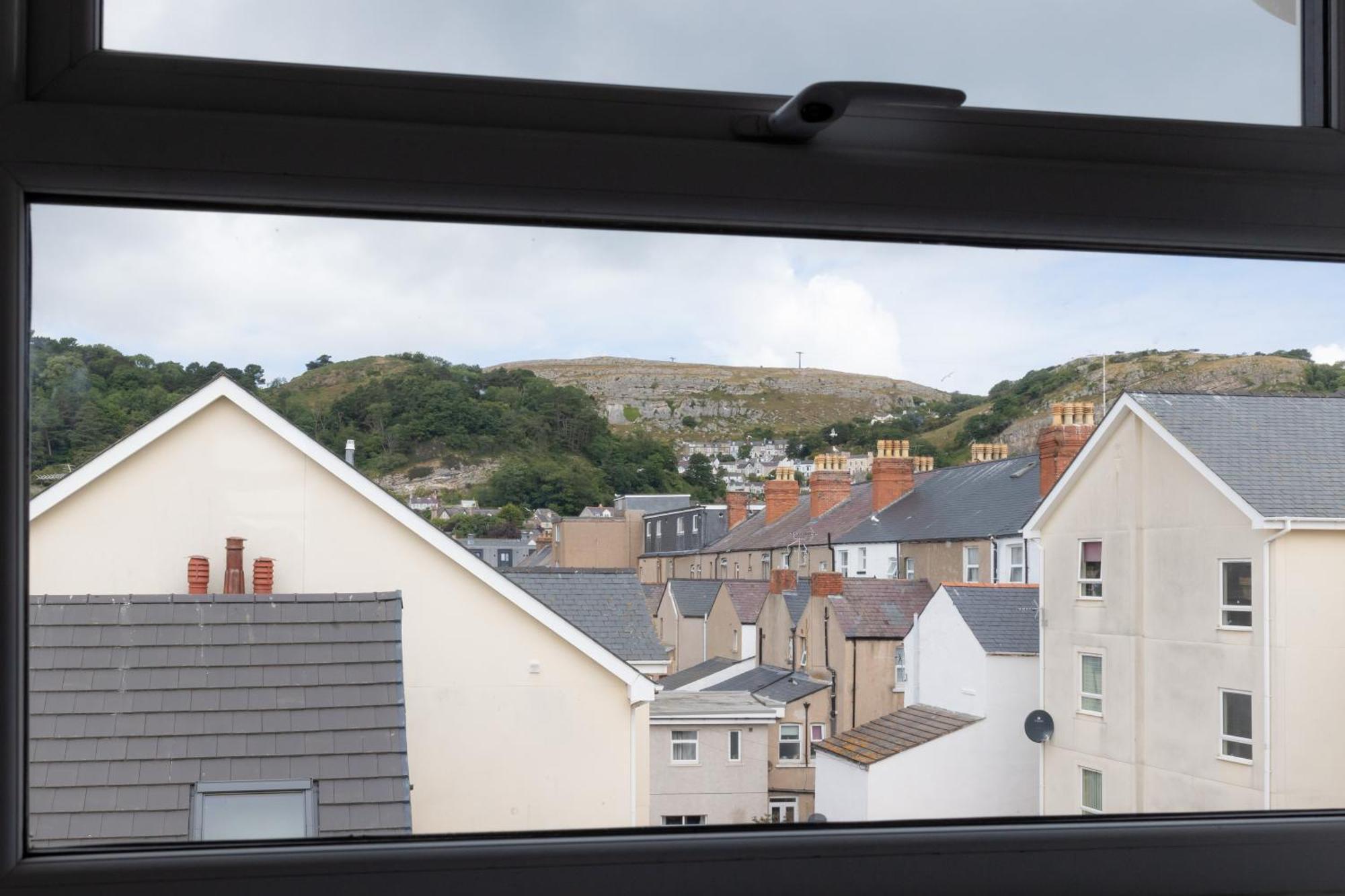 The Cadnant Holiday House Llandudno Bagian luar foto
